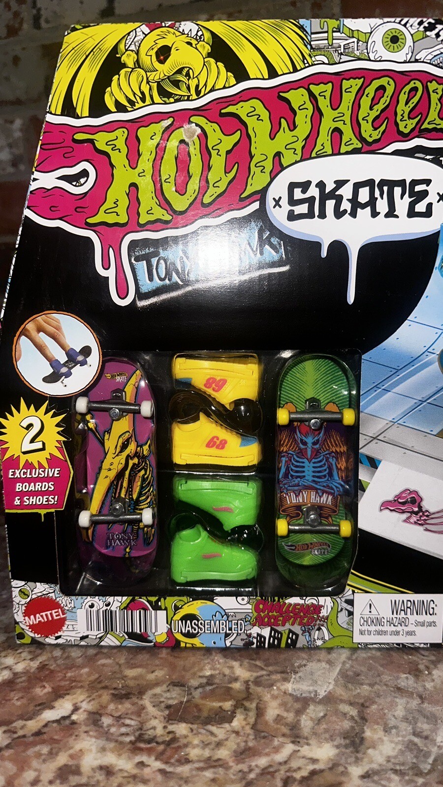 HOT WHEELS - Finger Board - Tony Hawk HQ Skate Park - BRAND NEW - SHIPS FREE!