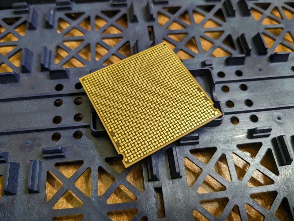 AMD Opteron 4280 8 core 2.8-3.5 GHz Socket C32 Processor OS4280WLU8KGU - Image 2 of 3