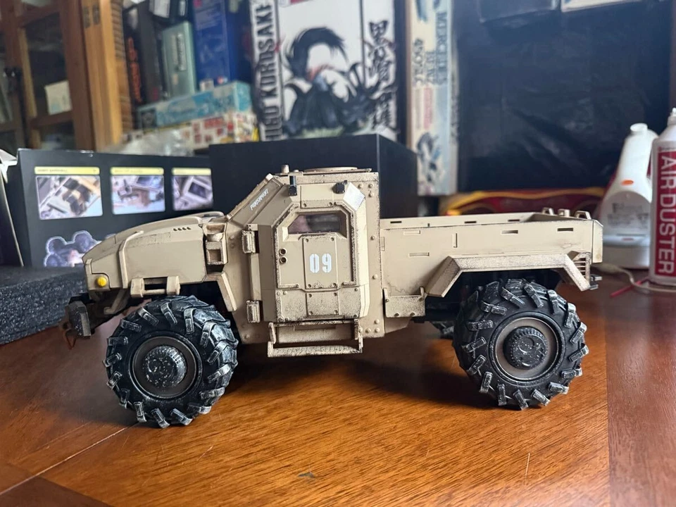 1/18 Battle for the Stars Crazy Reload SUV JOYTOY - Image 4 of 4