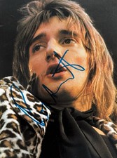 Rod Stewart ORIGINAL SIGNED AUTOGRAPH on magazine image 21x28 cm