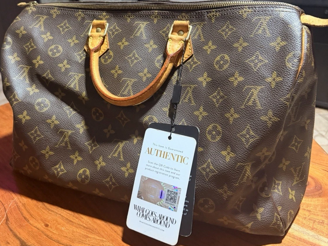 Louis Vuitton ケース ネイビー Louis Vuitton Blue Embossed Calfskin Leather Shadow Pocket