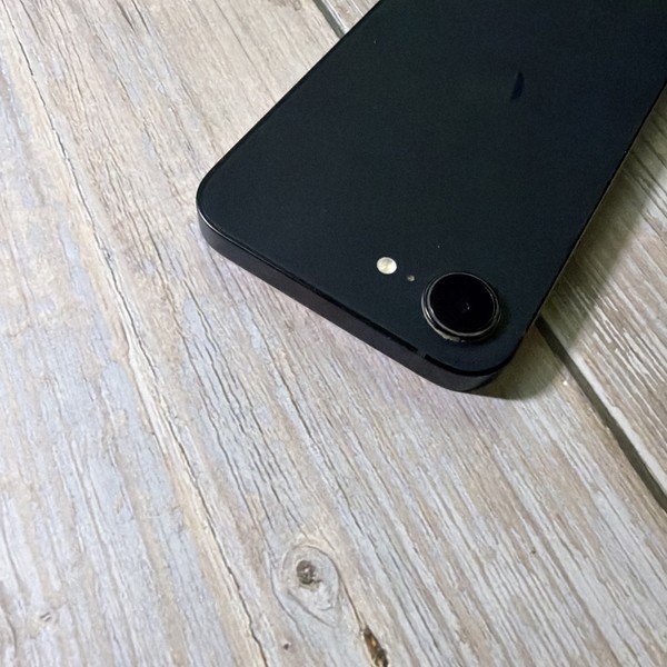Boost Mobile Apple iPhone 16e 128GB - Negro 4