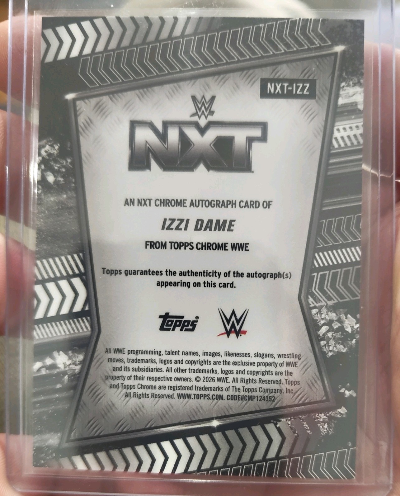Izzi Dame 2026 Topps Chrome WWE #NXT-IZZ  NXT Autographs view 4