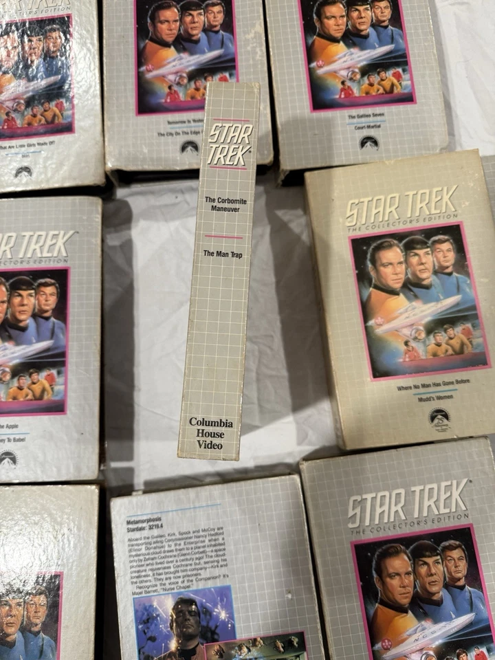 Star Trek Voyager Collectors Edition VHS Set of 12 - Image 2 of 4