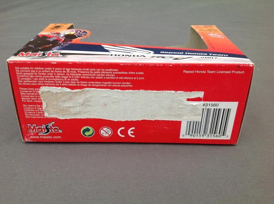 Maisto 1:18 Scale Die-Cast Honda RC212V Motorcycle - Image 4 of 4