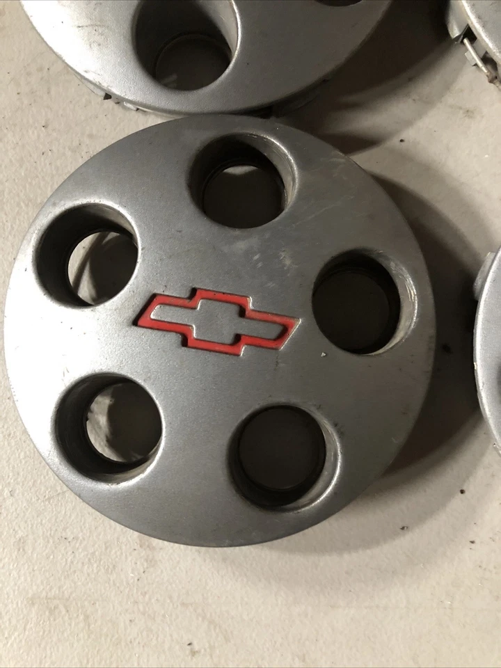 Juego de 4 tapacubos centrales de rueda Chevrolet Beretta 1994 1995 1996 P/N 22578632 Foto 4 de 4