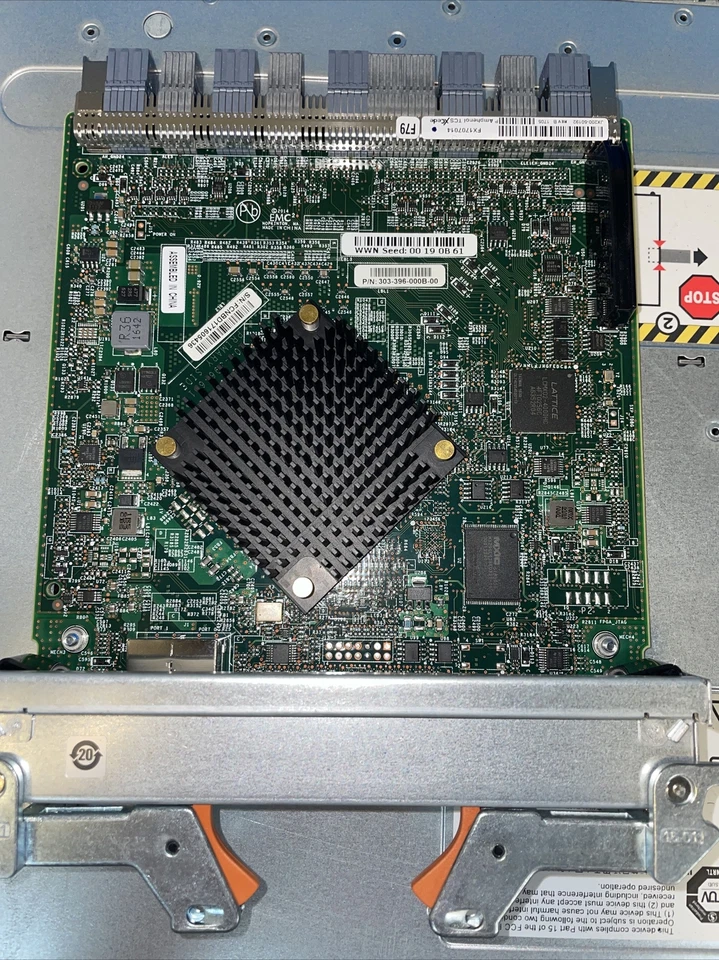 EMC Unity TAE 25-Bay Storage Array W/ 2x PWS 2x SAS Controller  #5 - Image 4 of 4