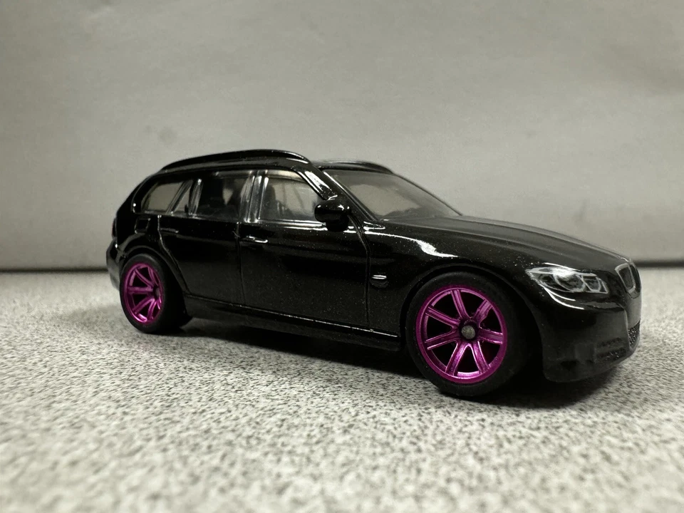2022 matchbox 2012 bmw 3 series touring Loose Wheel Swap - Image 3 of 4