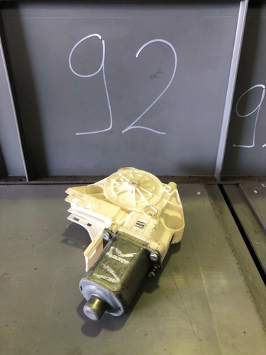 Original Ford Focus II DA Fensterhebermotor Motor vorne rechts Bosch 0130822216