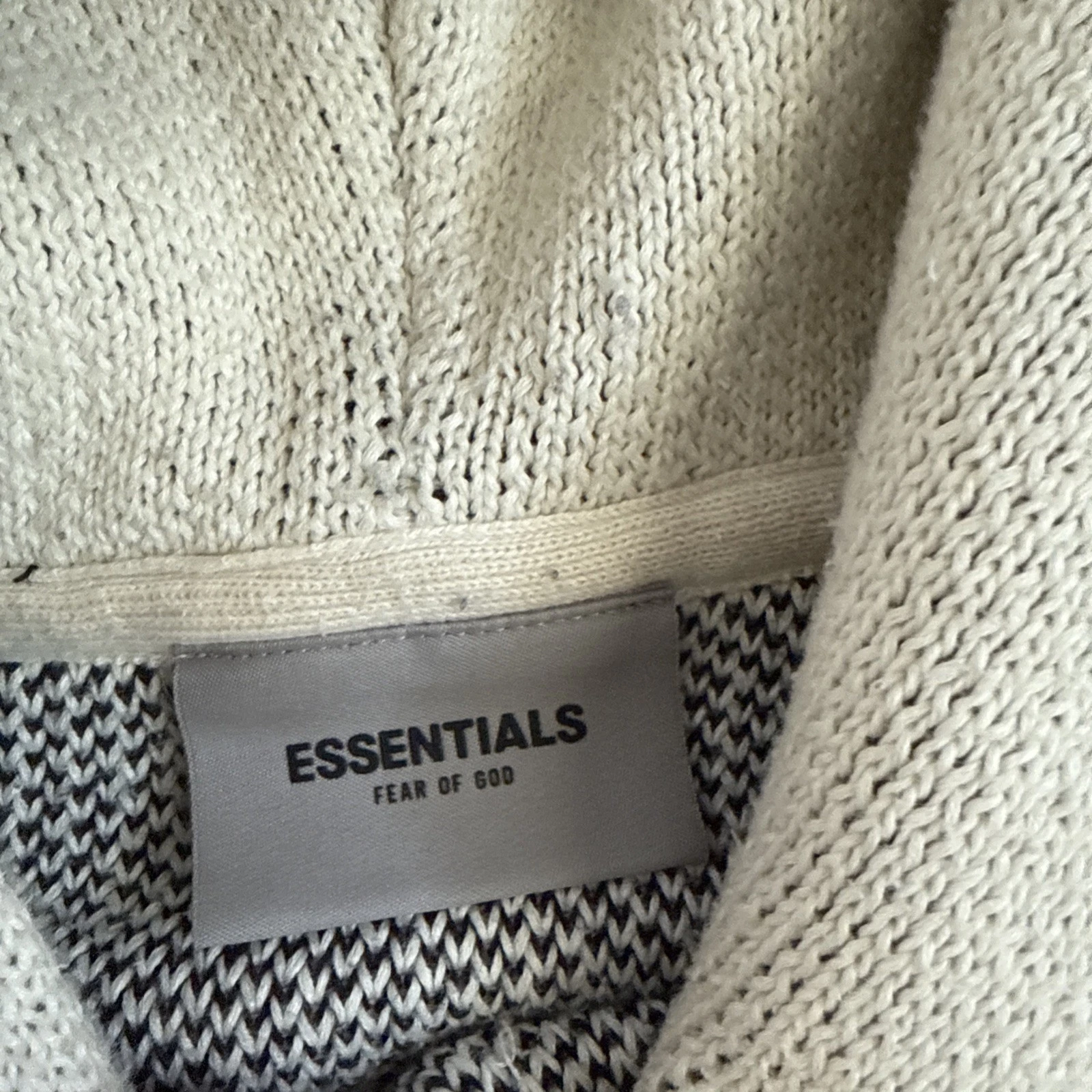 Felpa con cappuccio pullover Fear of God Essentials in maglia panna taglia XS C8