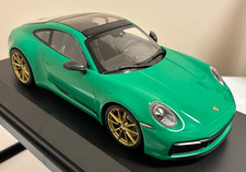 Minichamps 2019 Porsche 911 (992) Carrera 4S Python green, 1 of 304 Pcs 1/18 New