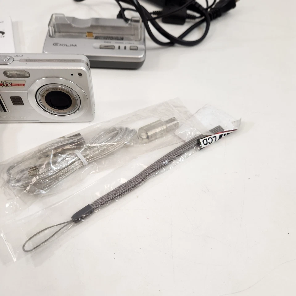 Casio EXILIM EX-Z57 5.0MP Digital Camera 3X Zoom w/ Original Box Manual Charger - Image 4 of 4