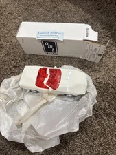 AMT ERTL America Corvette Convertible White / Red Interior