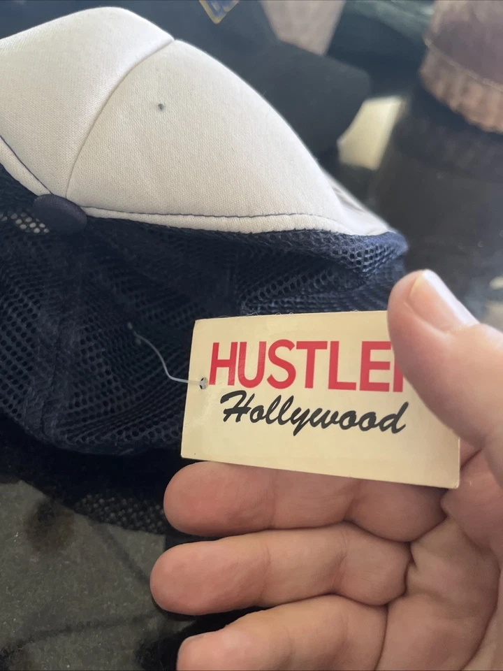 Sombrero Larry Flynt para gobernador firmado por Flint Foto 3 de 4