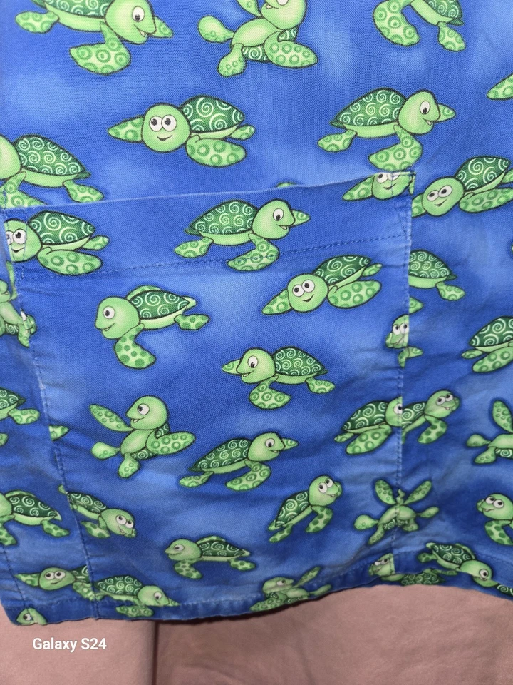 Blusa Médica Vintage Mad About Cartoon Turtles 2XL -2 Bolsillos Frontales  Foto 3 de 4