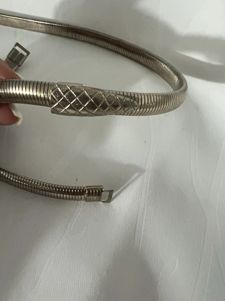 Cinturón discoteca vintage años 70 serpiente metal dorado serpiente cadena elástica 33" largo 0,5 " Foto 4 de 4
