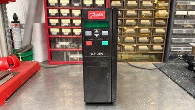 Danfoss VLT 2800  195N1075   6 Stück   Frequenzumrichter / Drive   Neu, Unused