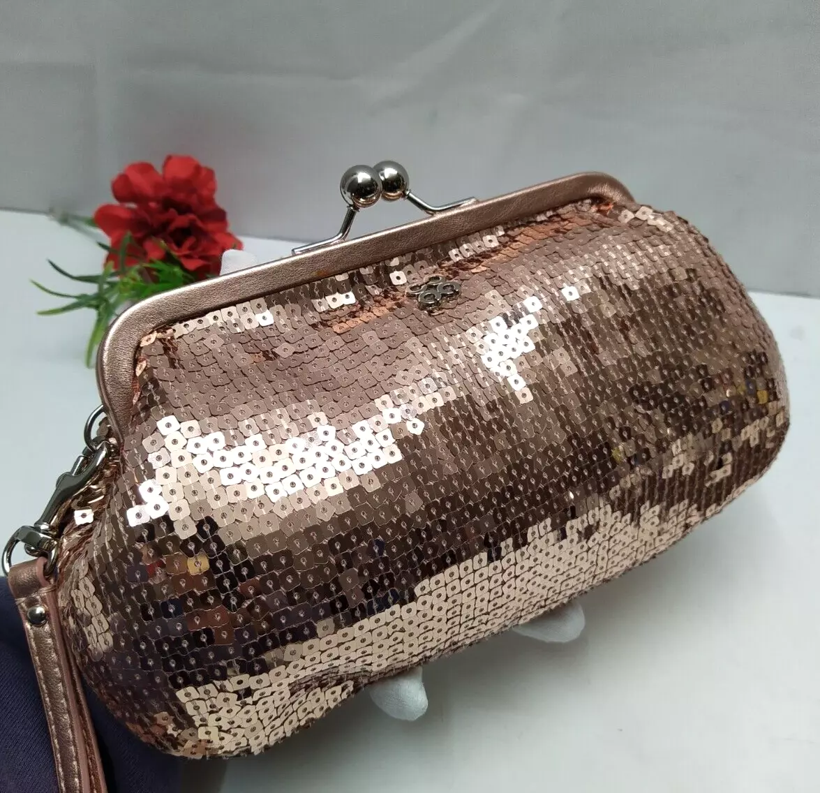 2024 Trendy Designer Evening Small Gold Clutch Bag With Chain Shoulder  Strap Gold/Silver PVC Box, Crossbody Mini Purse And Handbag BG3432 From  Zhaoliyin, $28.9 | DHgate.Com