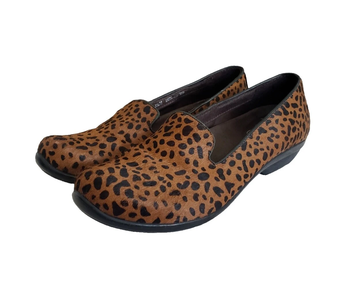 Parte superior de cuero con estampado de animales para mujer Dansko