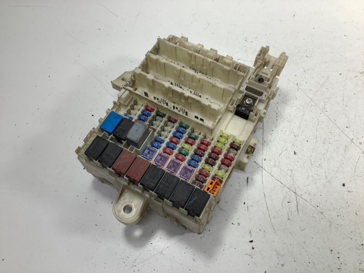 09-011 Honda Fit Interior Cabin Fuse Box Assembly 38200-TK6-A21