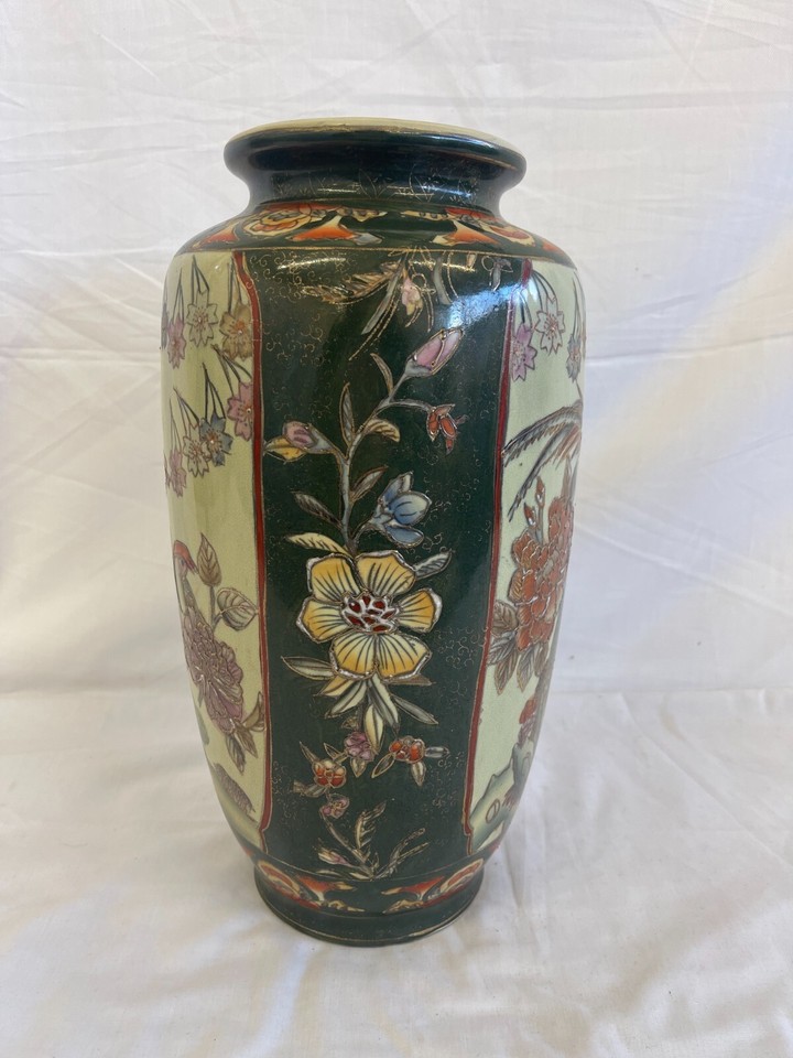 Large Satsuma Vase Japanese Hand Painted Bird and Floral Theme 15