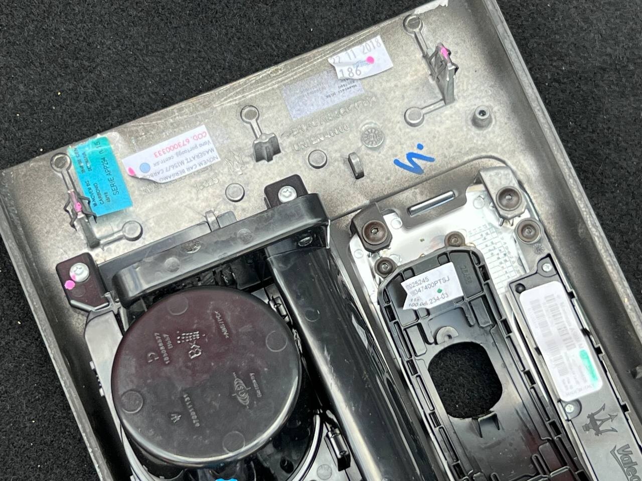 Maserati Ghibli OEM Center Console Glove Box Compartment Carbon Trim – 673000333