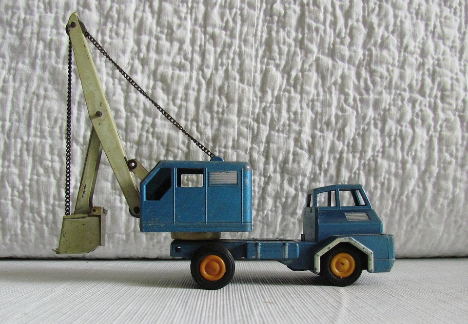 Vintage Gama Toy Truck bucket Crane Western Germany Very nice - Image 2 of 4