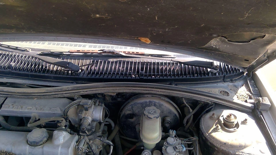 1993 Saturn Sw2 Windshield Wiper Cowl Vent Trim Panel Oem Grille Foto 2 de 4