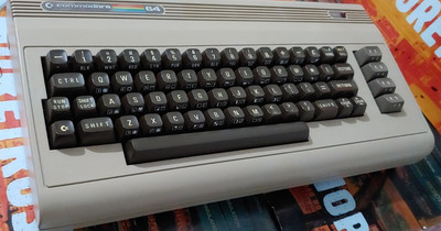 Commodore 64 C64 BROTKASTEN (+Netzteil) works (127486) 8-bit classic computer