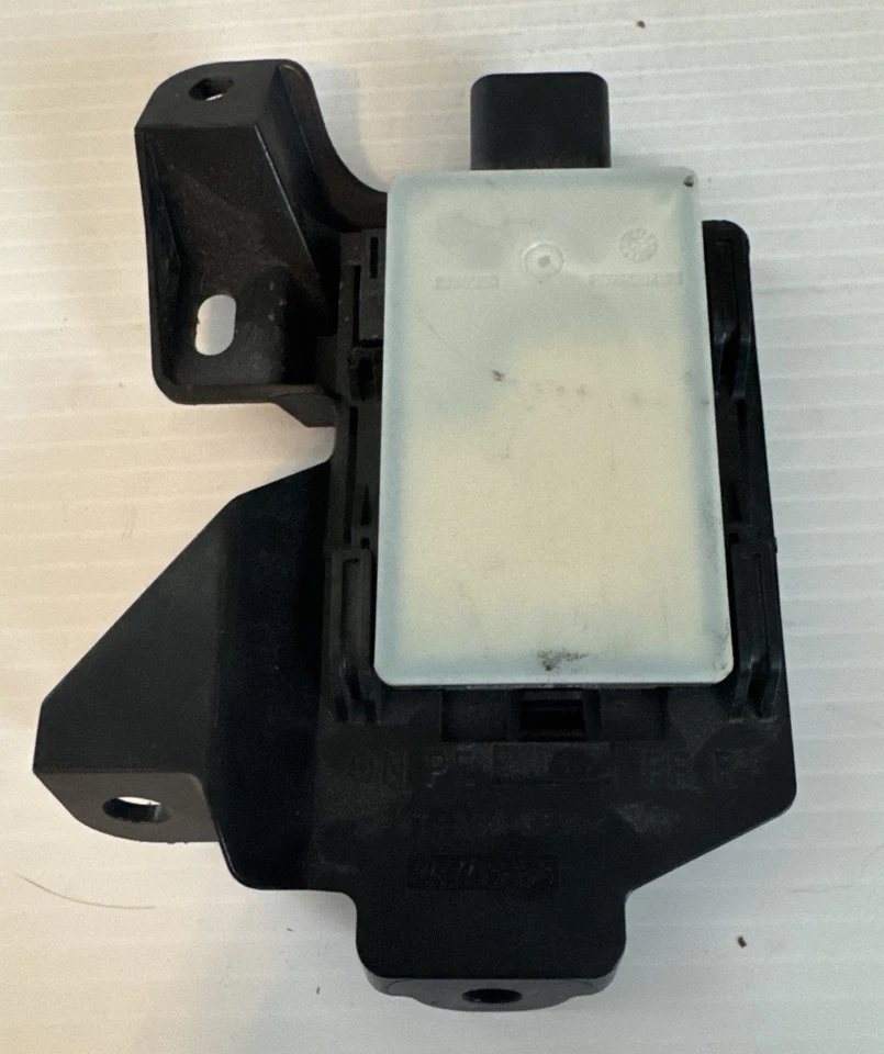 2024 - 2025 Kia Telluride Right Blind Spot Radar Sensor 99130-S9160 OEM K0173 - Image 2 of 4