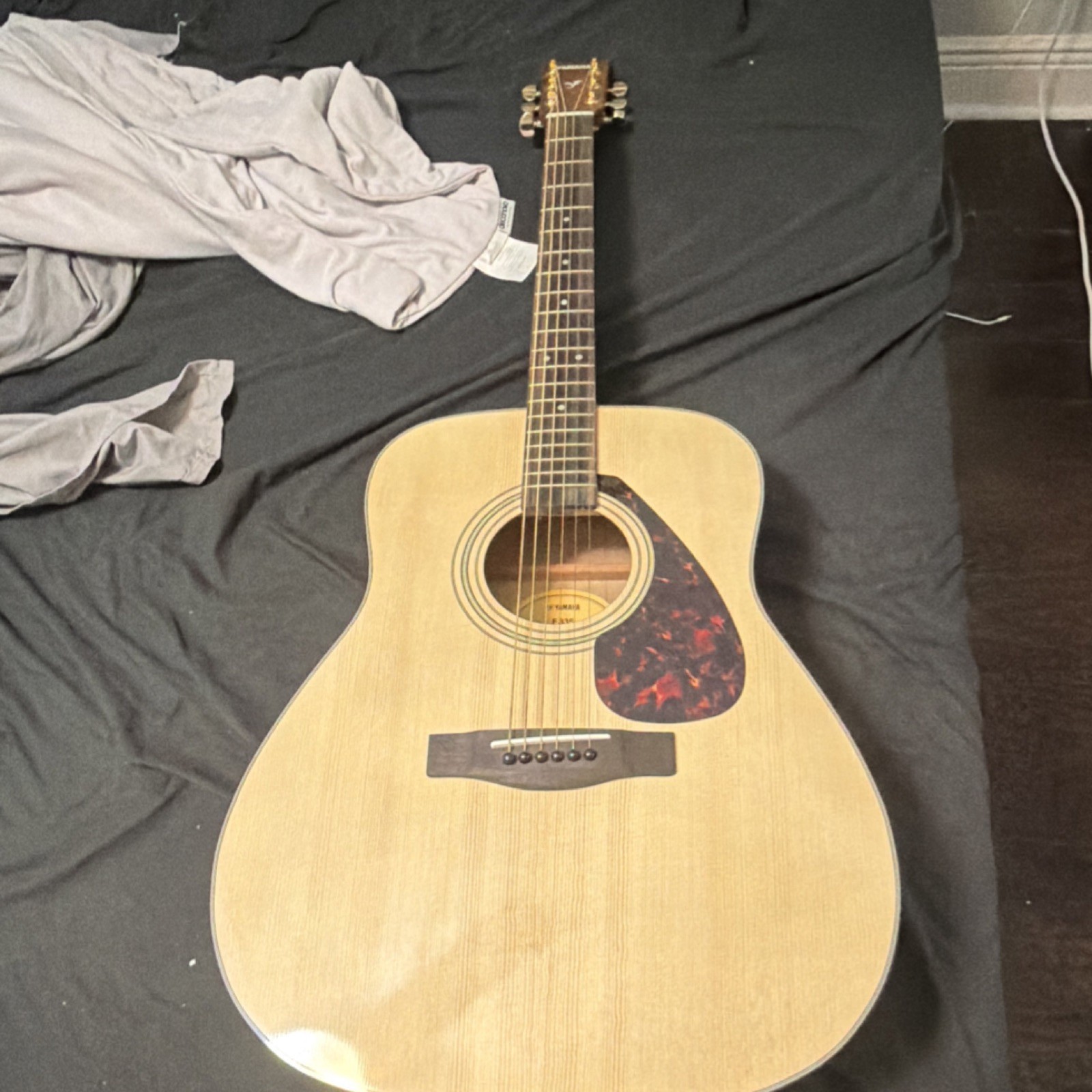Yamaha F325 Dreadnought Acoustic Guitar 6 String Natural Finish