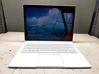 Microsoft Surface Book 13.5'' i7-6600U 8GB RAM 256GB SSD Windows 10 Pro