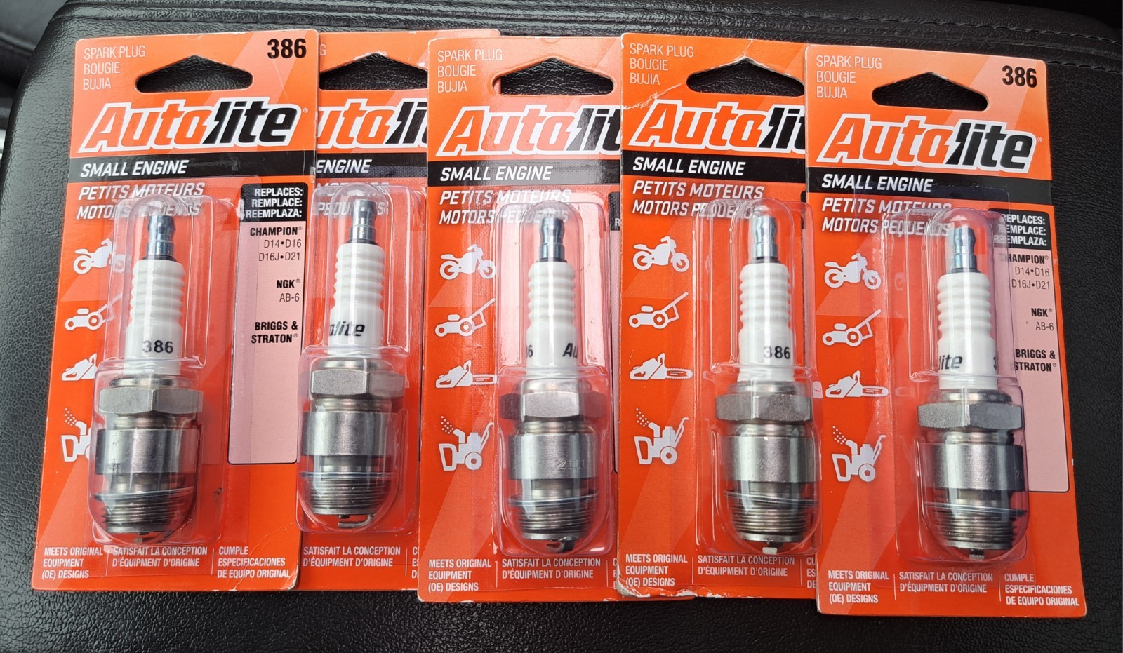 Lot of 5 Autolite 386 Small Engine Spark Plugs NEW - Replaces Champion D16 NIB