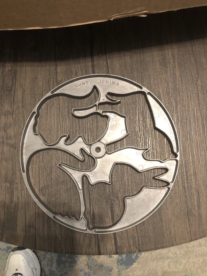 Vintage Aunt Jem Pancake Mold Animals Cutter Aluminum handle, horse,duck,swan - Image 2 of 3