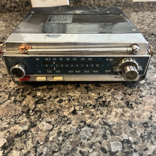 VINTAGE SONY 7F-74W Solid State 4 Band AM/FM Radio - Looks and Works Great!