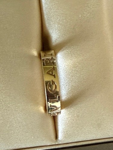 Bvlgari Bvlgari Band Ring 18K Yellow Gold with Diamond - Picture 2 of 13
