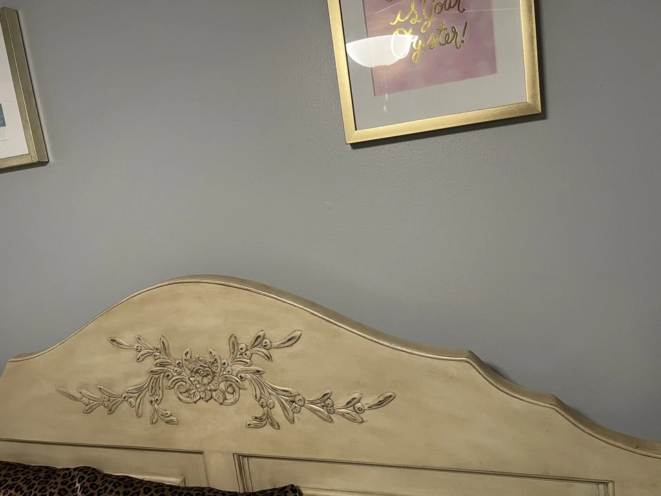 bed frame queen & dresser  - Изображение 2 из 4