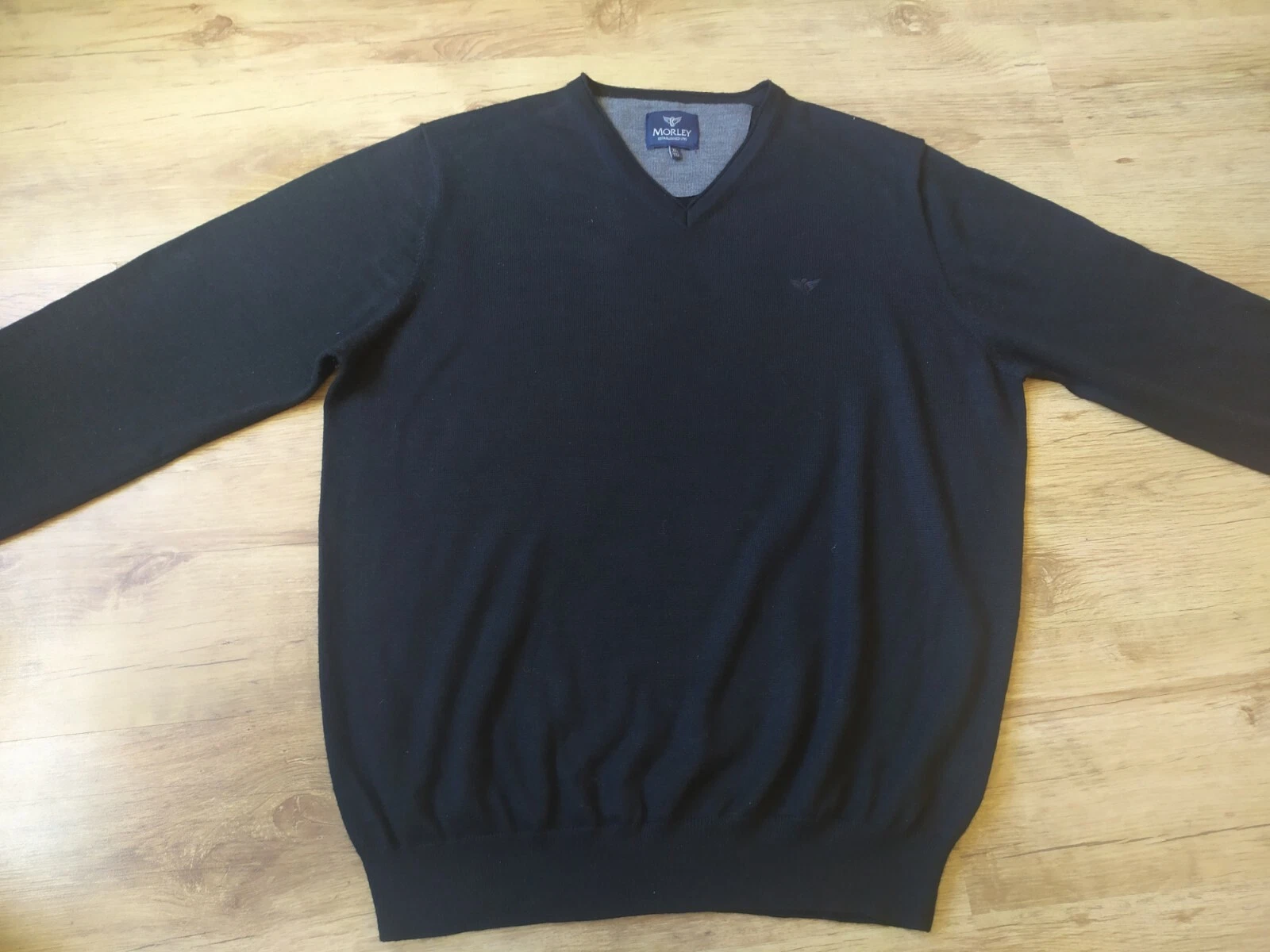 black men's V-neck sweater 50% merino wool size XL