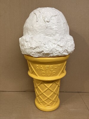 Blow Mold Giant Plastic Ice Cream Cone Display Vanilla SCOOP Safe T Cup DISPLAY