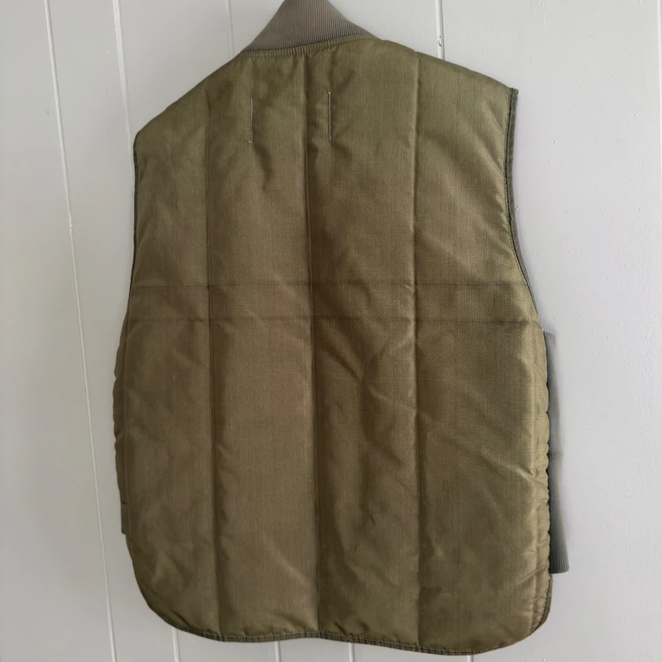 Vintage RefrigiWear USA Work Vest Military Army Green Quilted Utility Size Large - Image 4 of 4