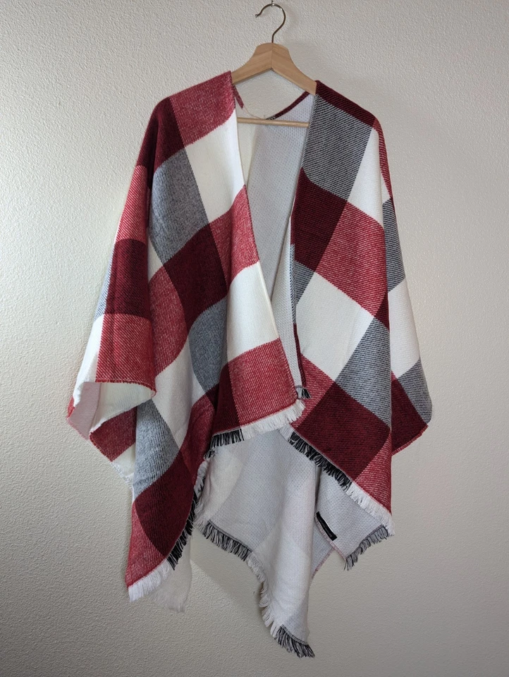 Poncho xadrez vermelho e branco Banana Republic tamanho único - Imagem 4 de 4