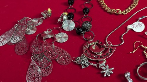 Vtg Modern Costume Jewelry Lot Bracelets, Necklaces, Ear, Pendants .58 Lb (JL1) - Picture 5 of 8