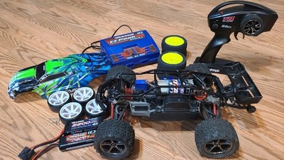 Traxxas Mini E-Revo 1/16  Brushed 4x4 Truck RTR ROLL CAGE EZ Peak Charger Lipo