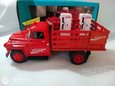 コカコーラ 設置デリバリートラック 1957カメオ Stake ERTL 1996 Ertl COCA- COLA 1957 Chevrolet Stake Truck Vending Machines
