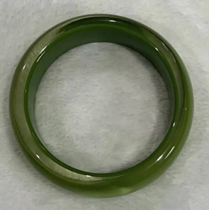 Brazalete Brazalete RARA Avis By Iris Apfel Resina Verde 7.8” Circunferencia 2.5” Diamante Foto 2 de 4