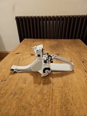 ORIGINAL STIHL MS260 MOTORSÄGE BENZIN KRAFTSTOFFTANK GASHALTER 1121 791 1003 