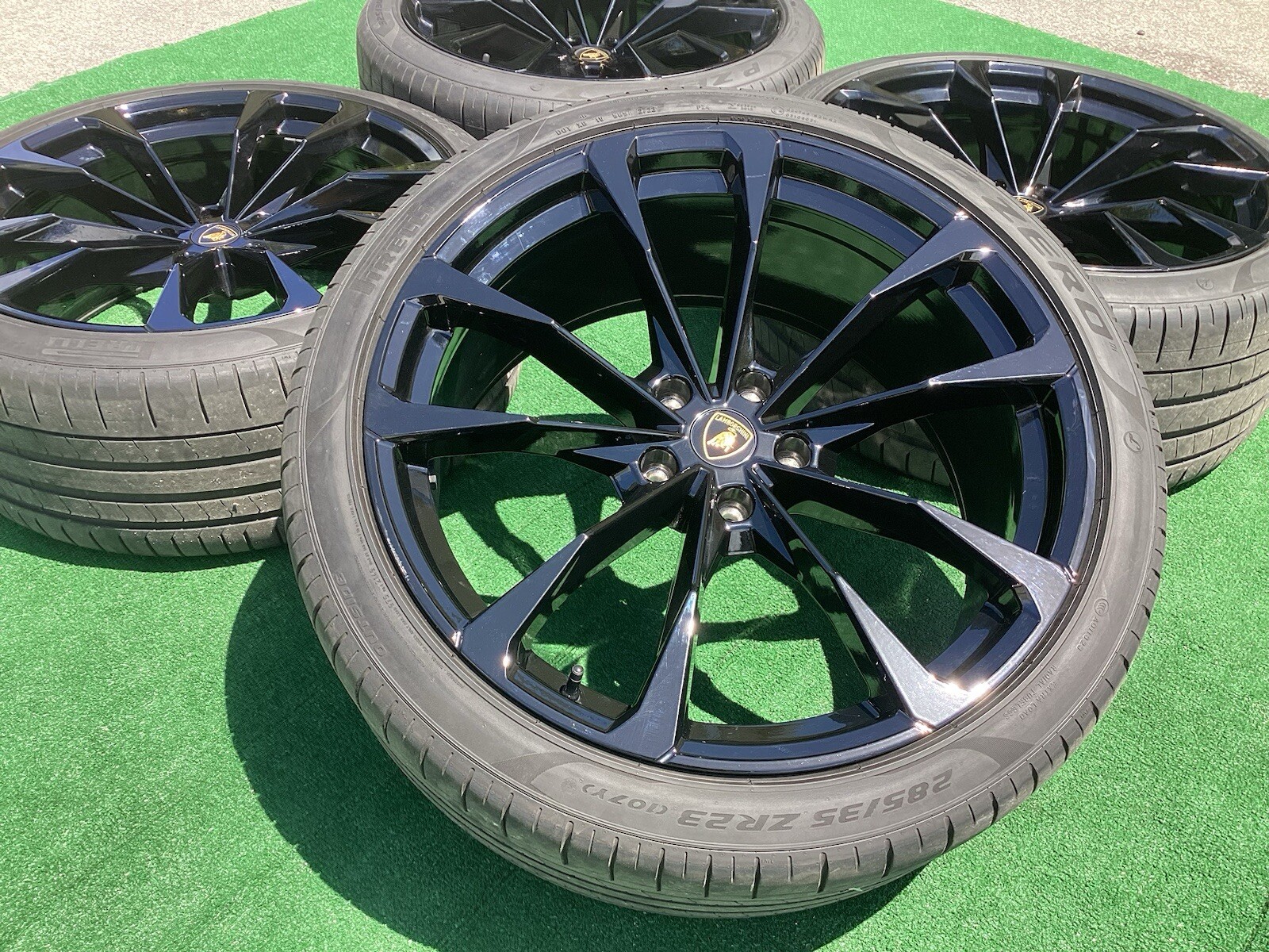 Lamborghini Urus Taigete 23” OEM Wheel & Tire Package – Factory Original