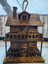 Hand-painted Wooden Haunted House 6⅜in X 5 1/16in X 8¼in