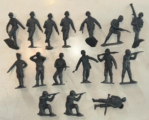 Vintage Marx 1950-60s WW2 Battleground Play Set Matching Set of German Soldiers