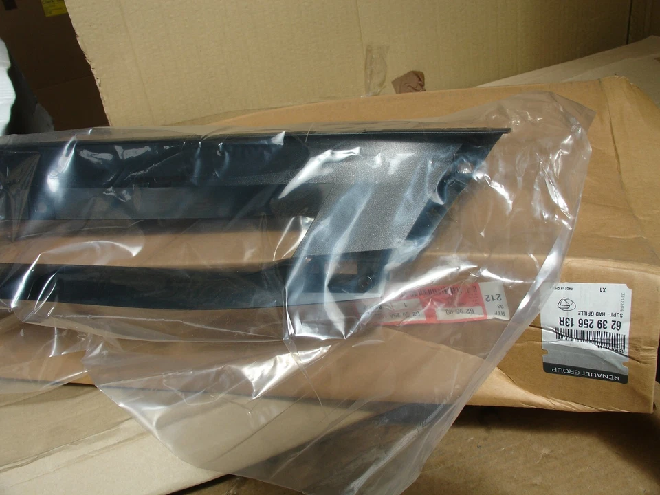 623925613R Front Bumper Grille for Dacia Duster 2010- - Image 2 of 2